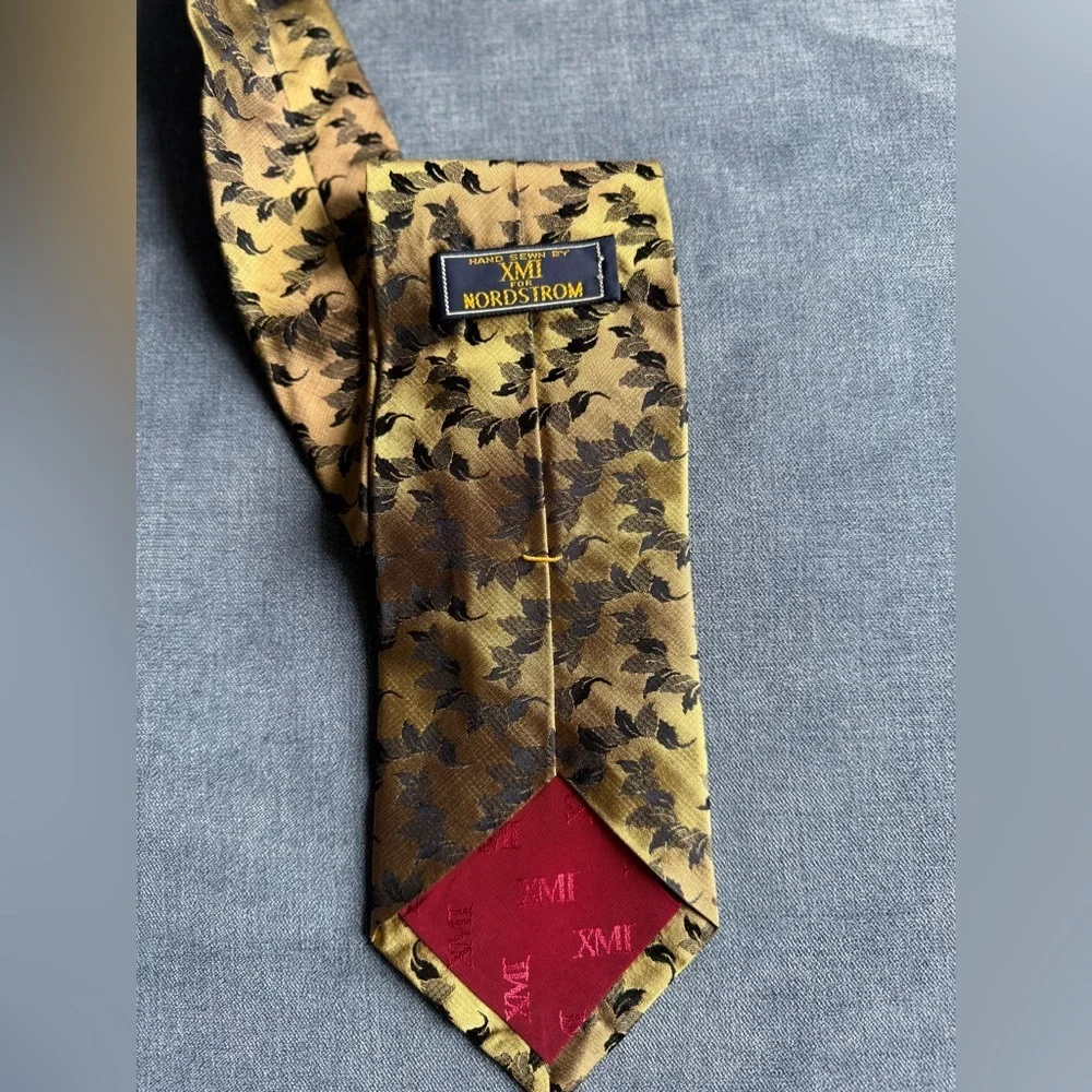 XMI For Nordstrom Men’s 100% Silk USA Made Neck Tie Gold Black Leaf Pattern